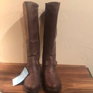 Baretraps wide calf taupe brown boots. Size 6.5